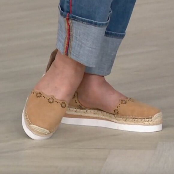 VINCE CAMUTO Breshan Suede Espadrille Closed Toe Platform Sandal 9 - Picture 1 of 12